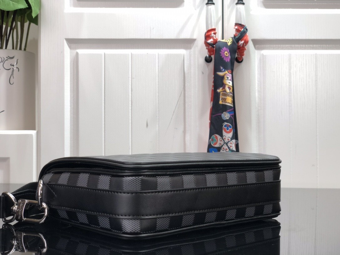 LV STUDIO MESSENGER N50007