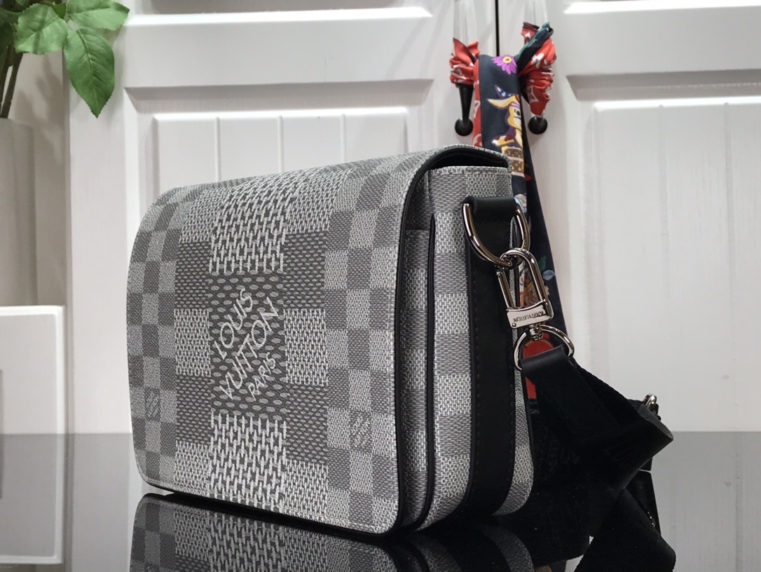 LV STUDIO MESSENGER N50013