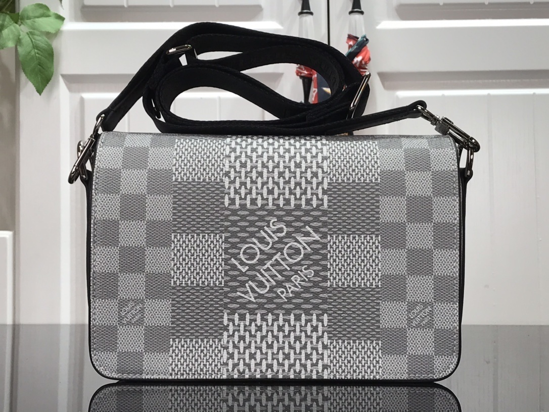 LV STUDIO MESSENGER N50013