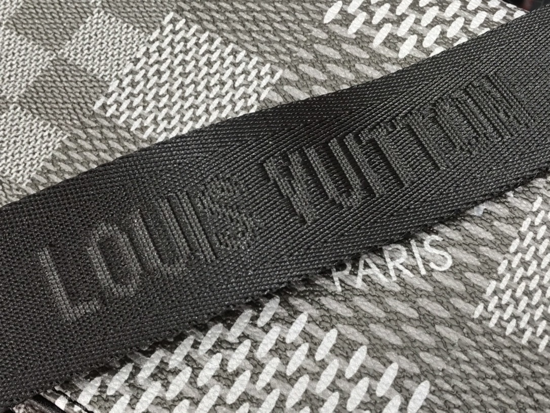 LV STUDIO MESSENGER N50013