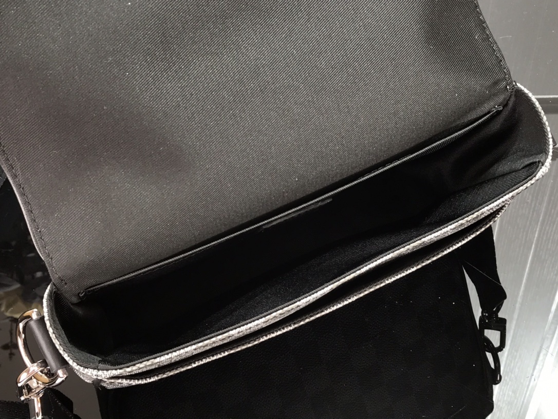 LV STUDIO MESSENGER N50013