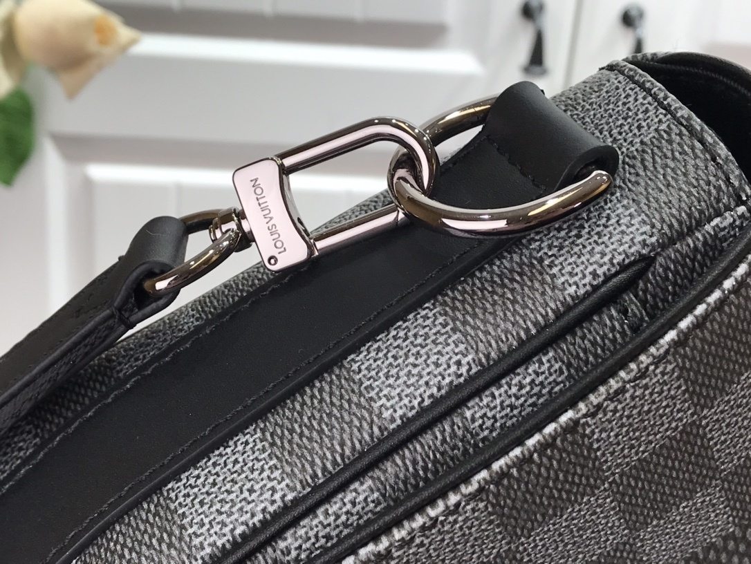 LV STUDIO MESSENGER N50013
