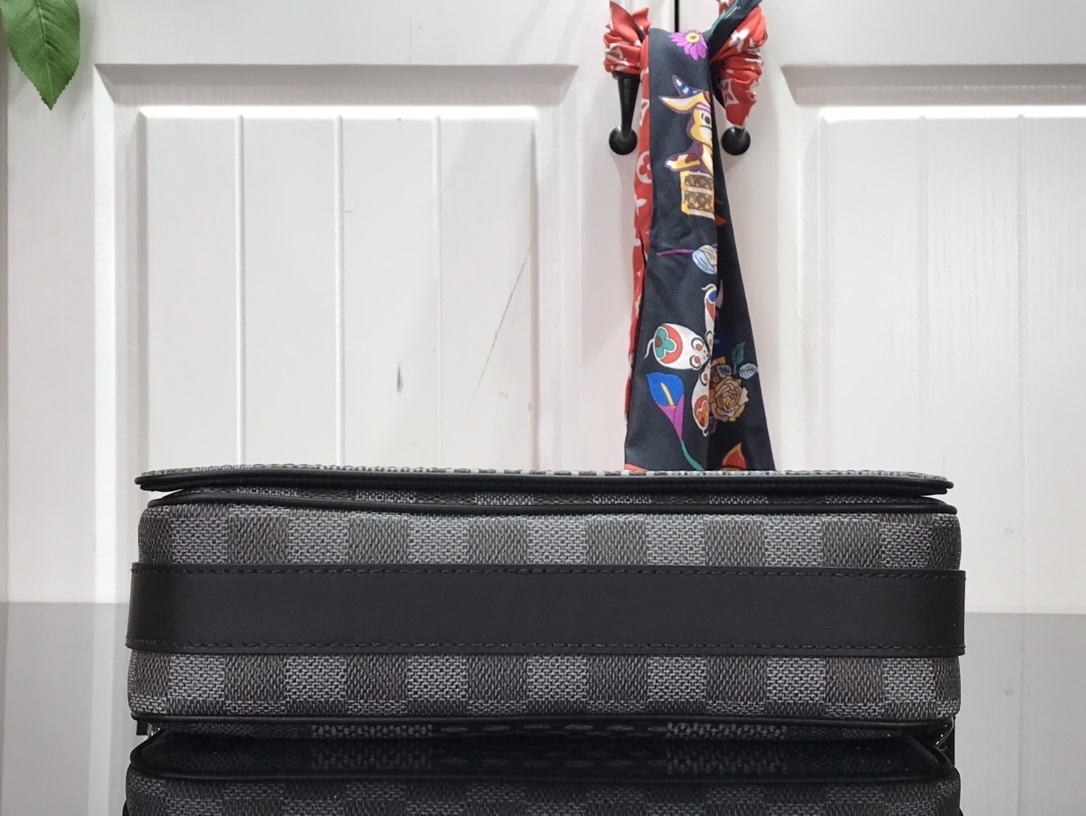 LV STUDIO MESSENGER N50013