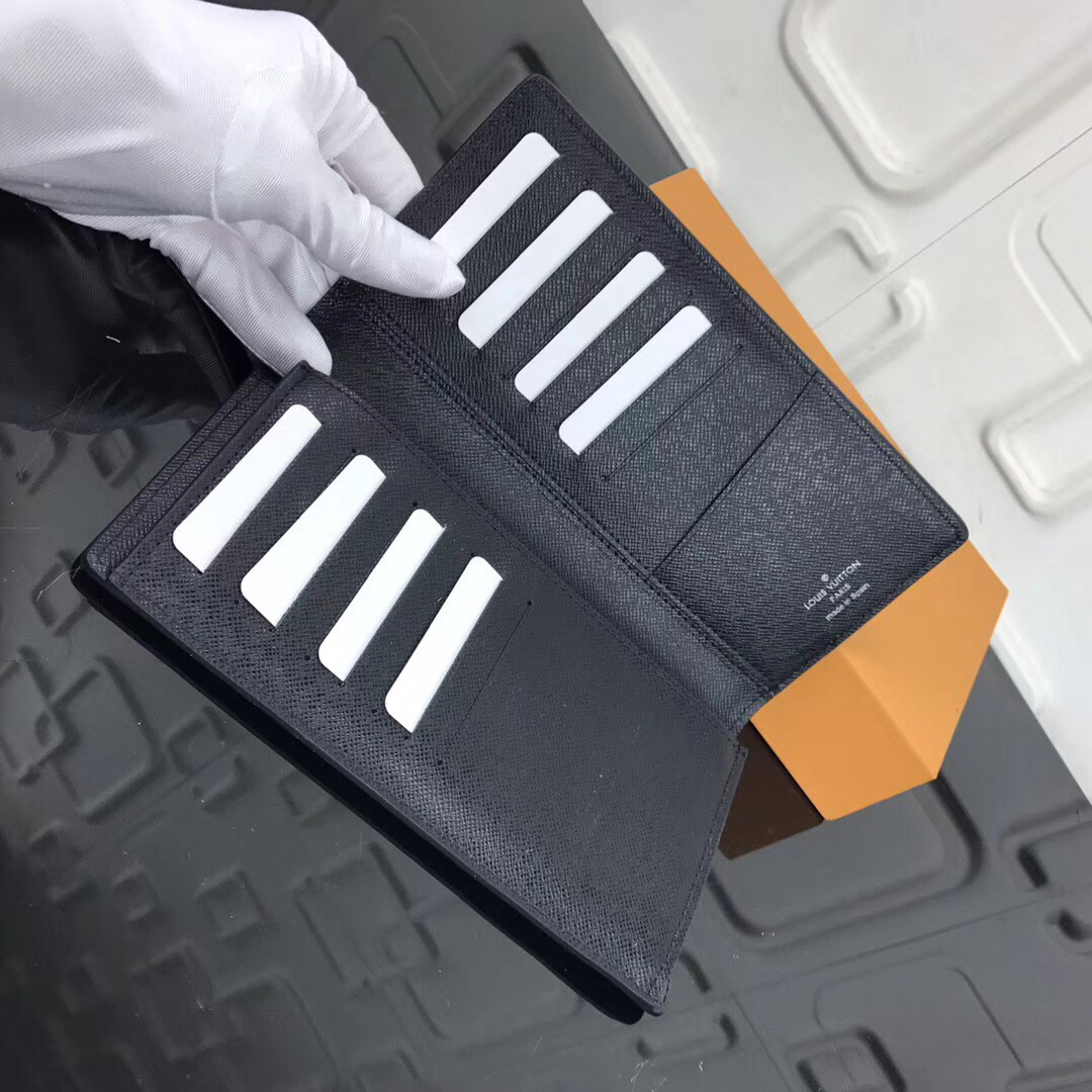 LV Supreme BRAZZA wallet M60622