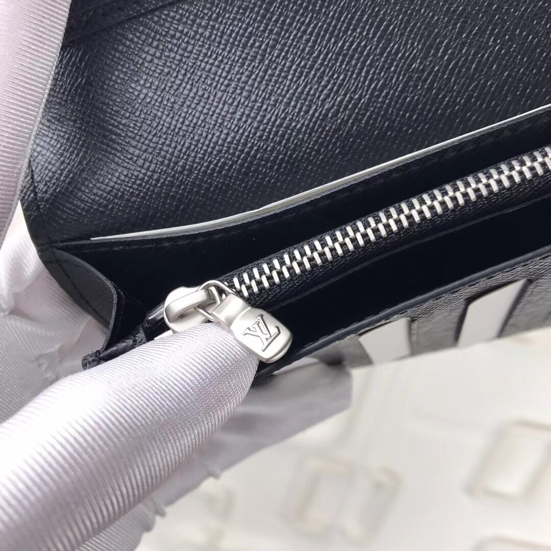 LV Supreme BRAZZA wallet M60622