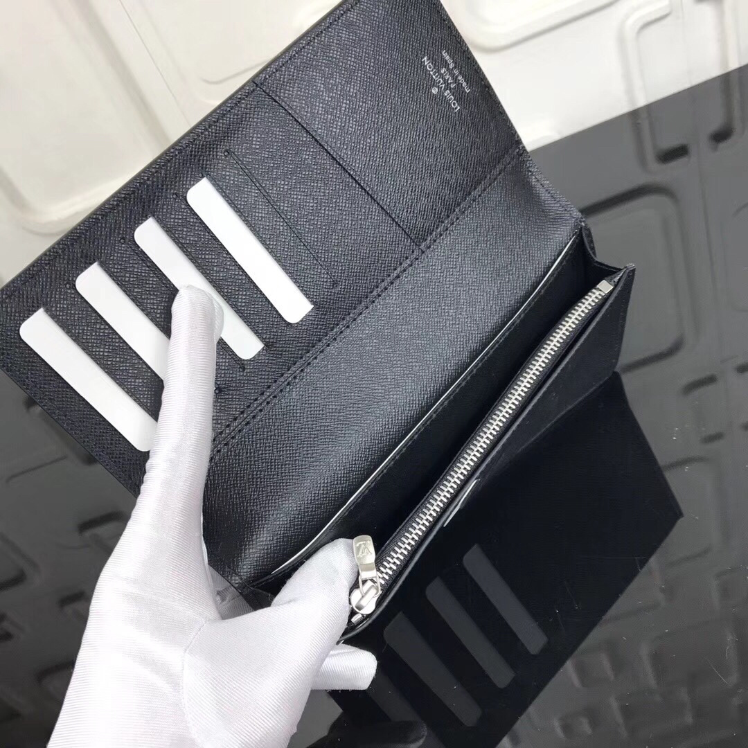 LV Supreme BRAZZA wallet M60622