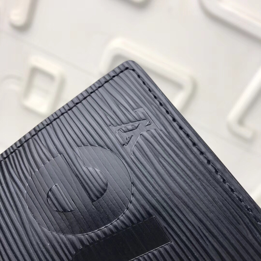 LV Supreme MULTIPLE wallet M60662