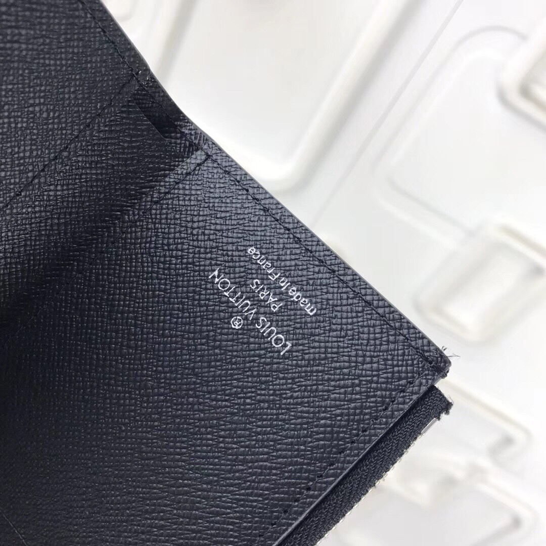 LV Supreme RIVETS CHAIN wallet M64212 SZ
