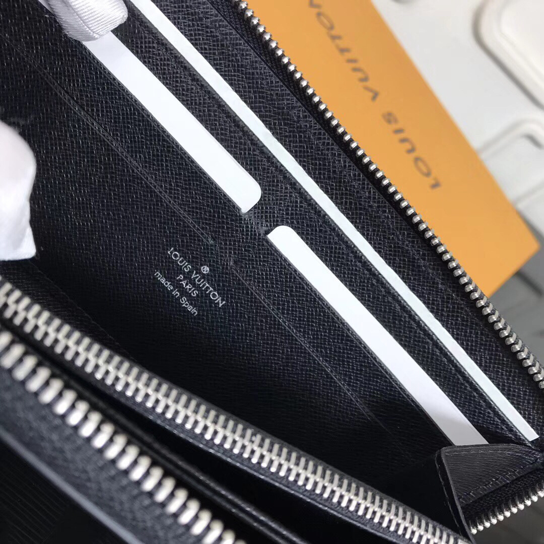 LV Supreme ZIPPY wallet M60072