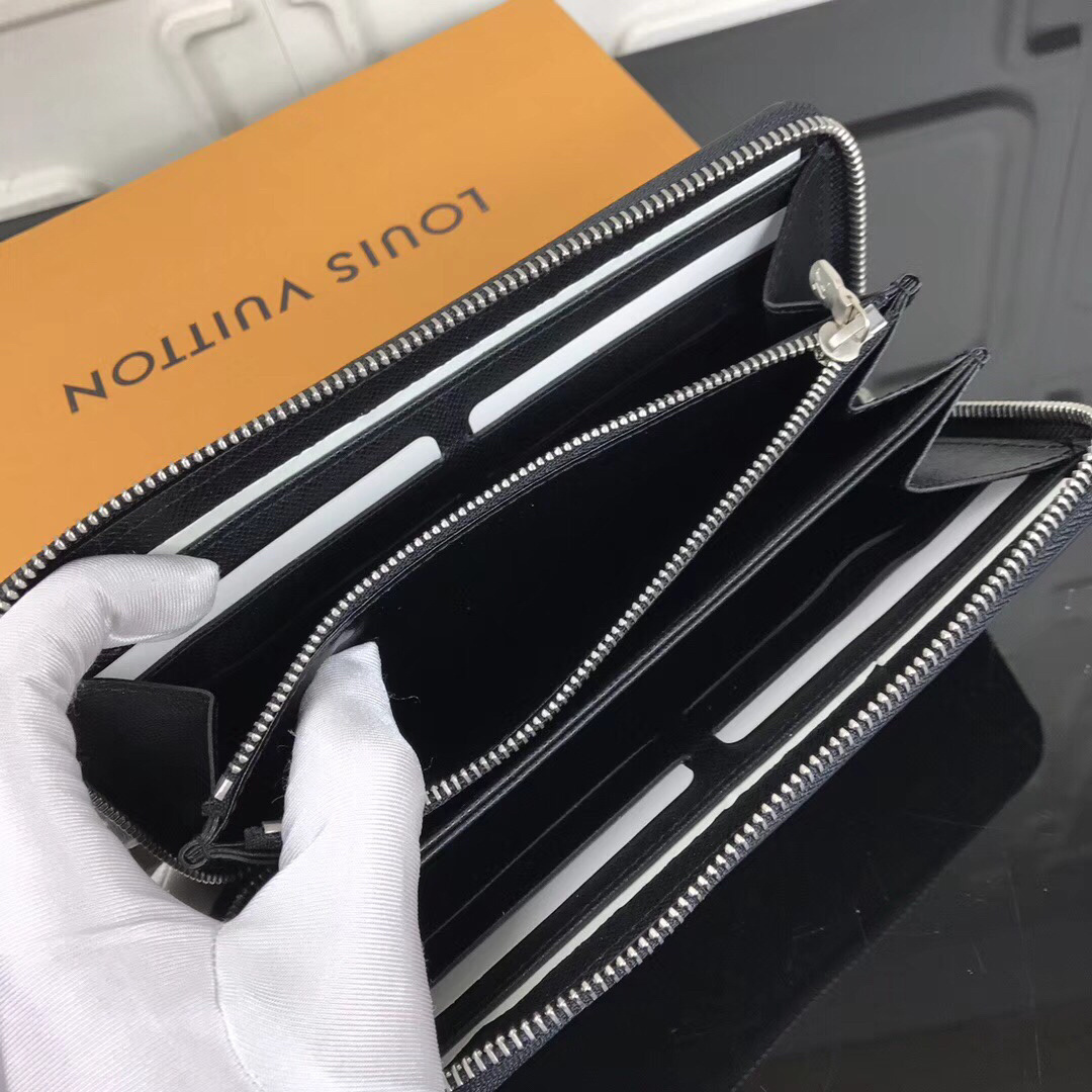 LV Supreme ZIPPY wallet M60072