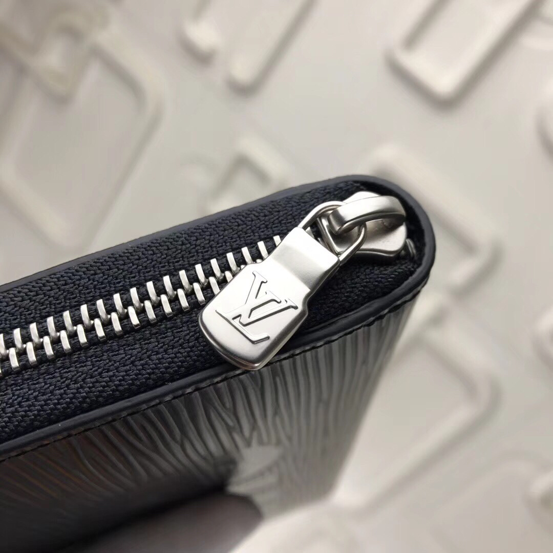LV Supreme ZIPPY wallet M60072