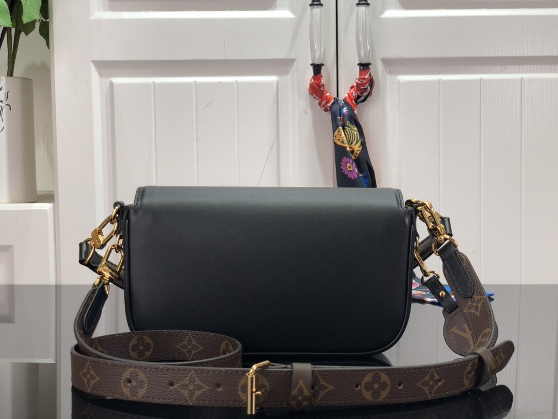 LV SWING M20393 