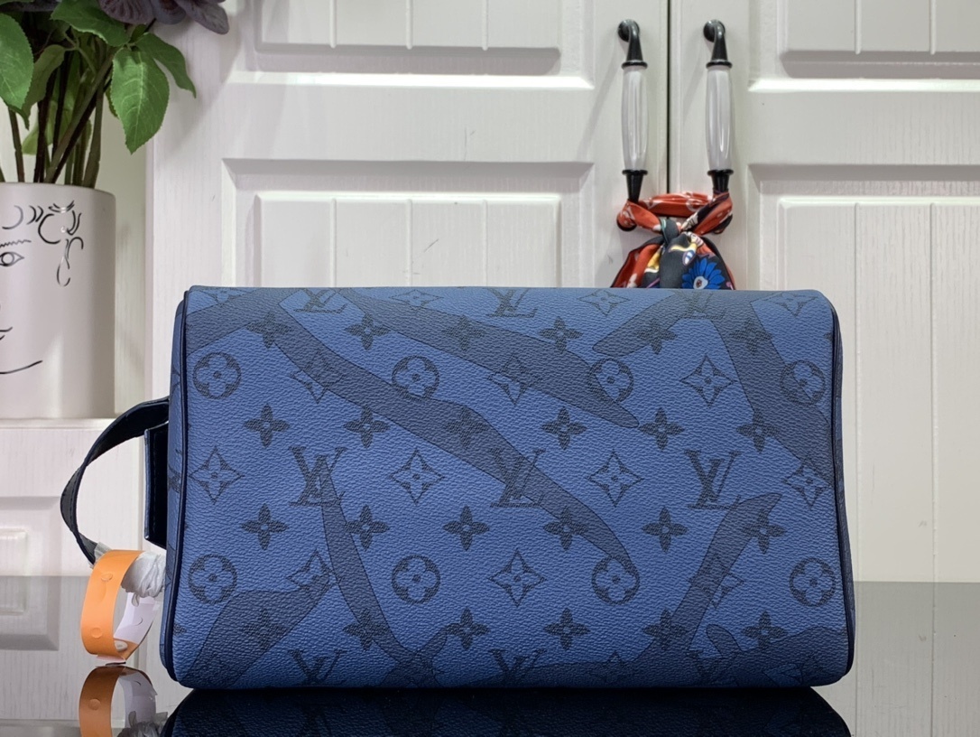 LV Toilet bag M82337 
