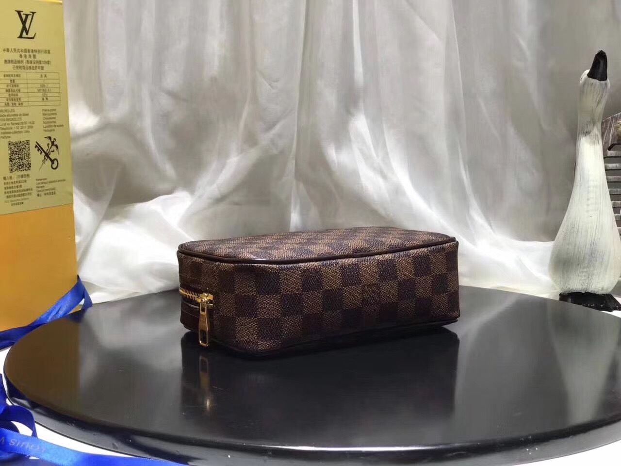 LV TOILET POUCH N47522 