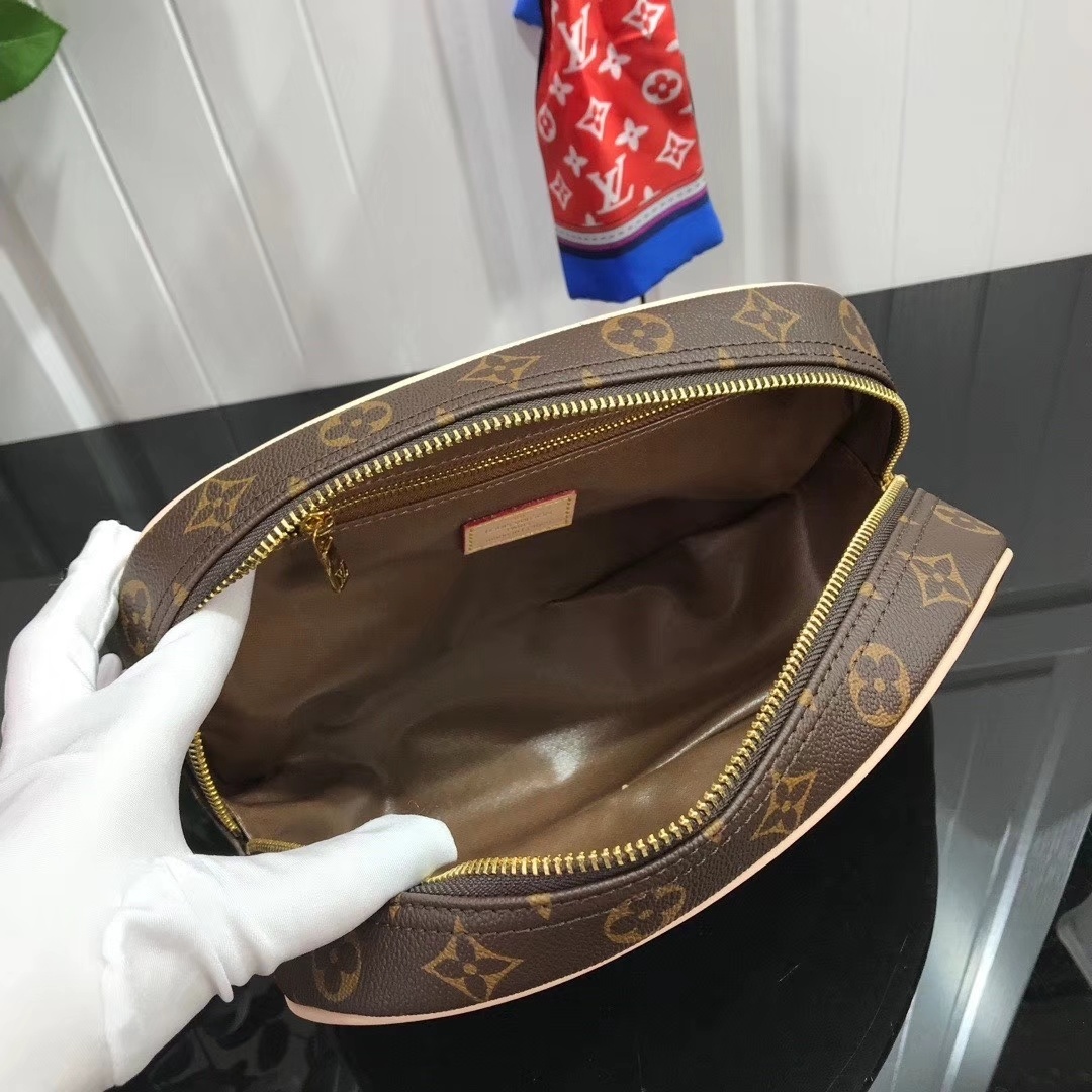 LV TOILETRY BAG 25 M47527