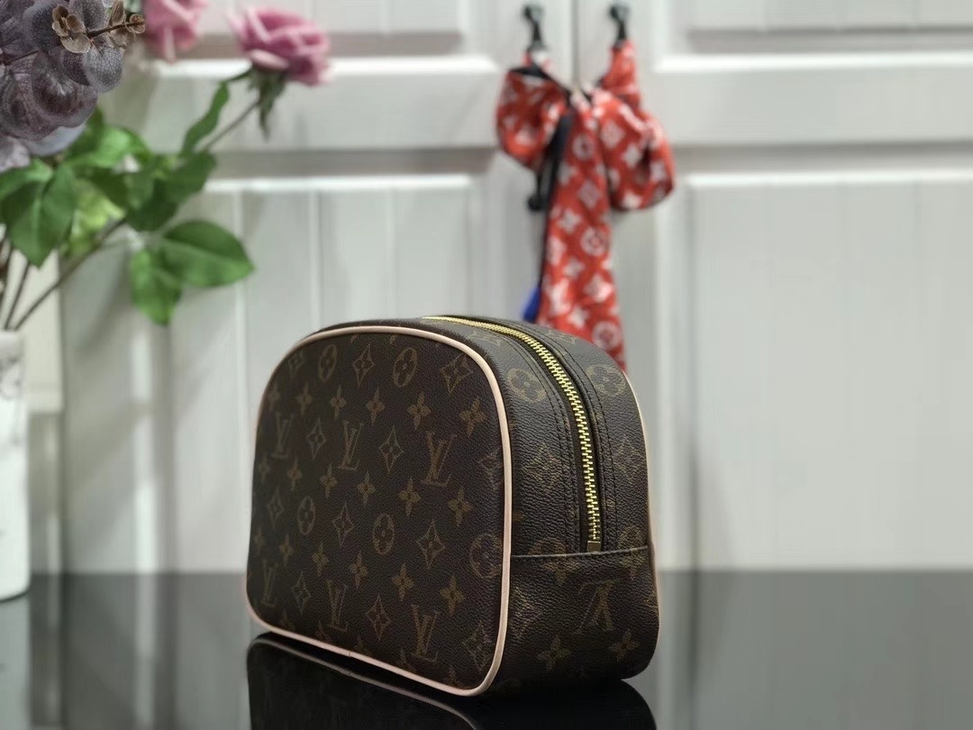 LV TOILETRY BAG 25 M47527