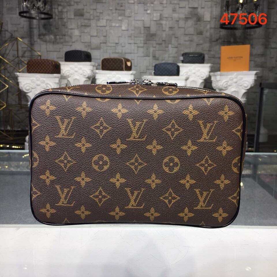 LV TOILETRY POUCH GM M43383