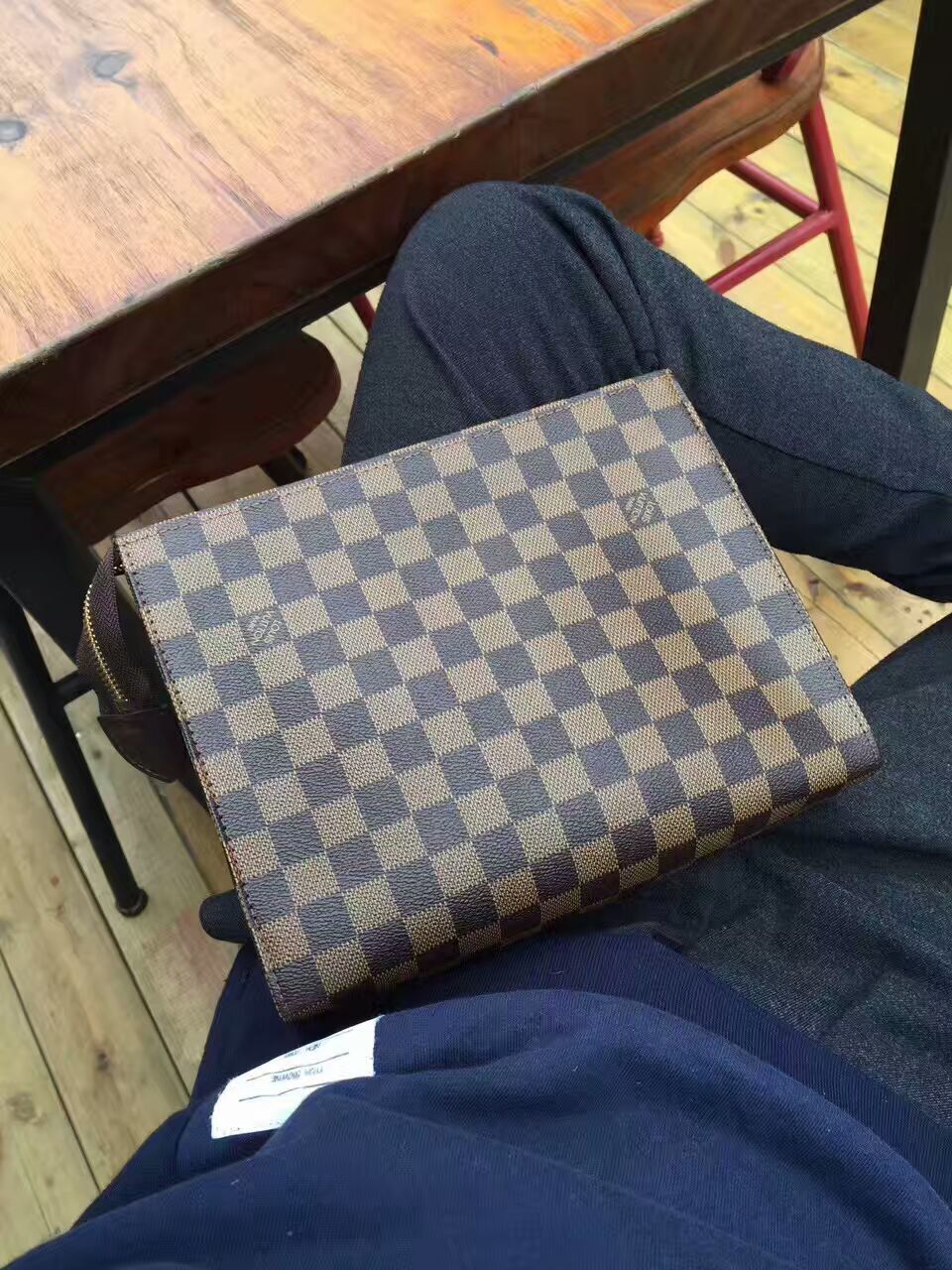 LV TOILETRY POUCH M47542C