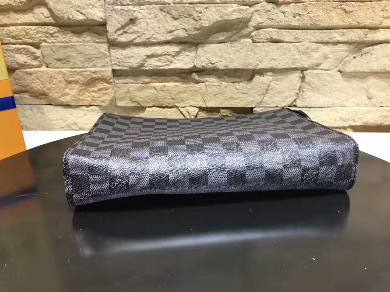 LV TOILETRY POUCH M47542C