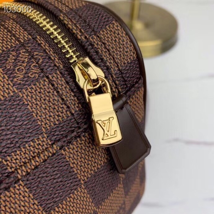 LV TOILETRY POUCH N47625 