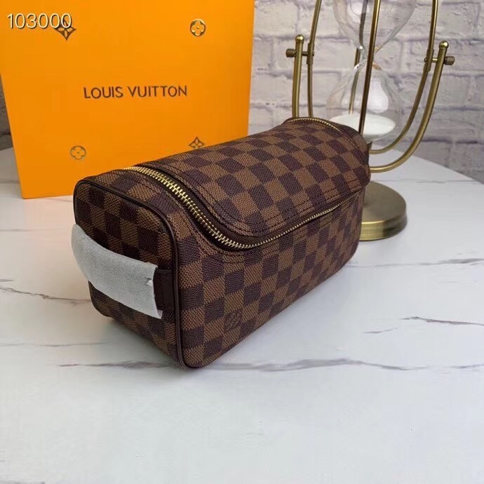 LV TOILETRY POUCH N47625 