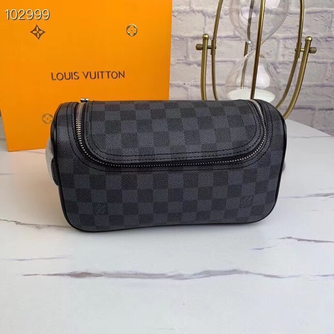 LV TOILETRY POUCH N47625 