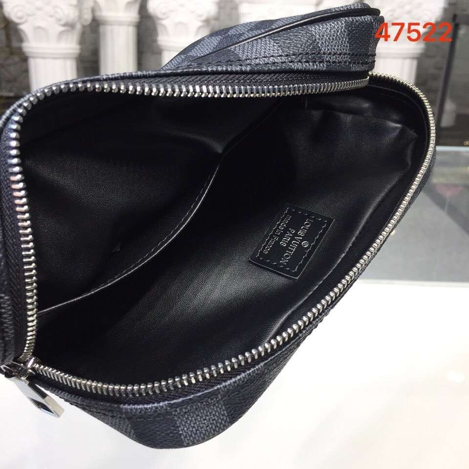 LV TOILETRY POUCH PM M43384