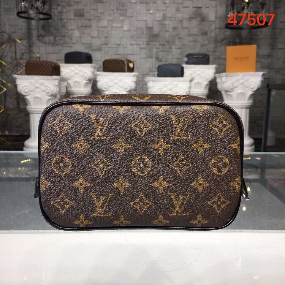 LV TOILETRY POUCH PM M43384