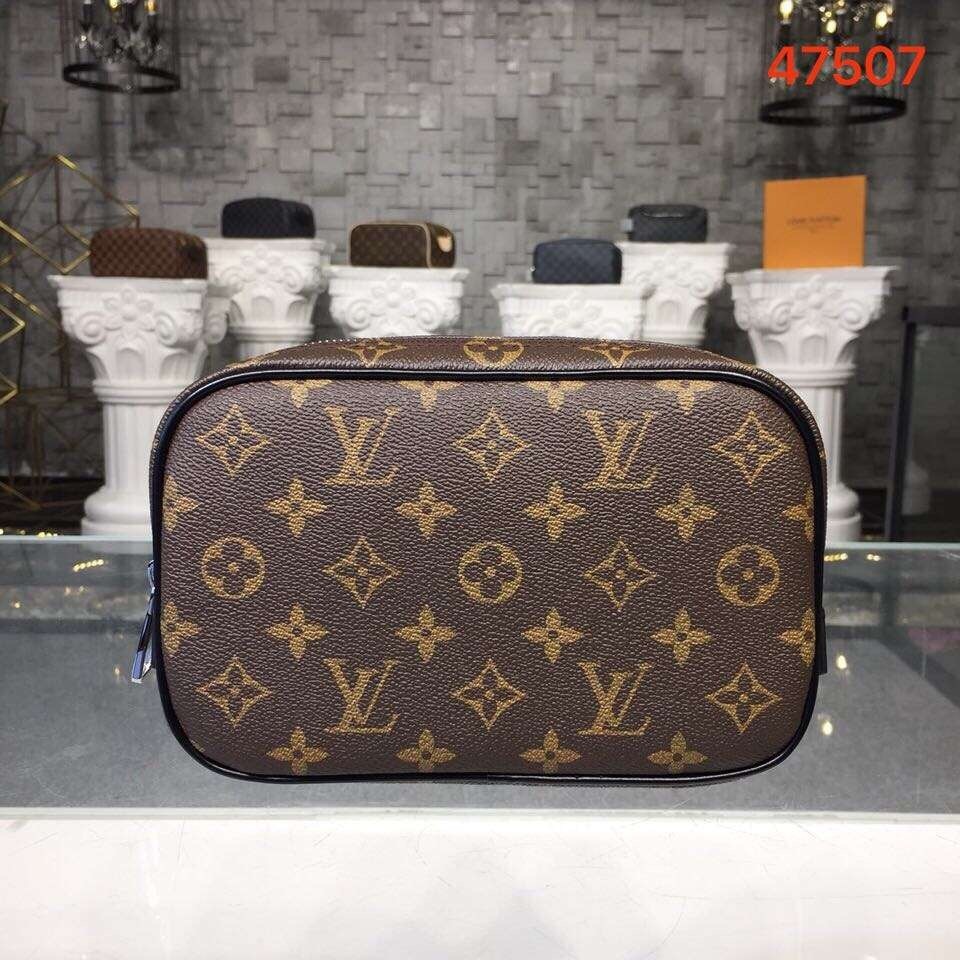 LV TOILETRY POUCH PM M43384