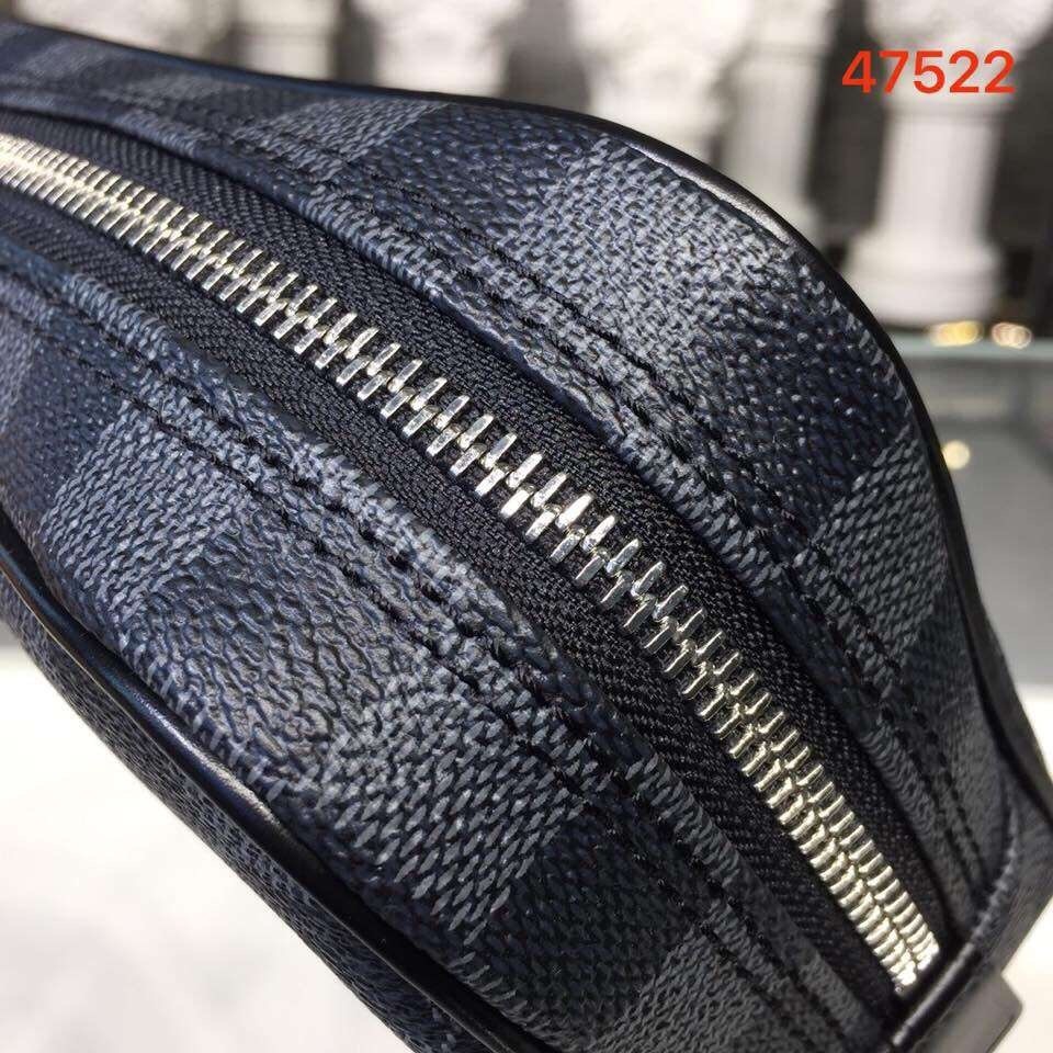 LV TOILETRY POUCH PM M43384