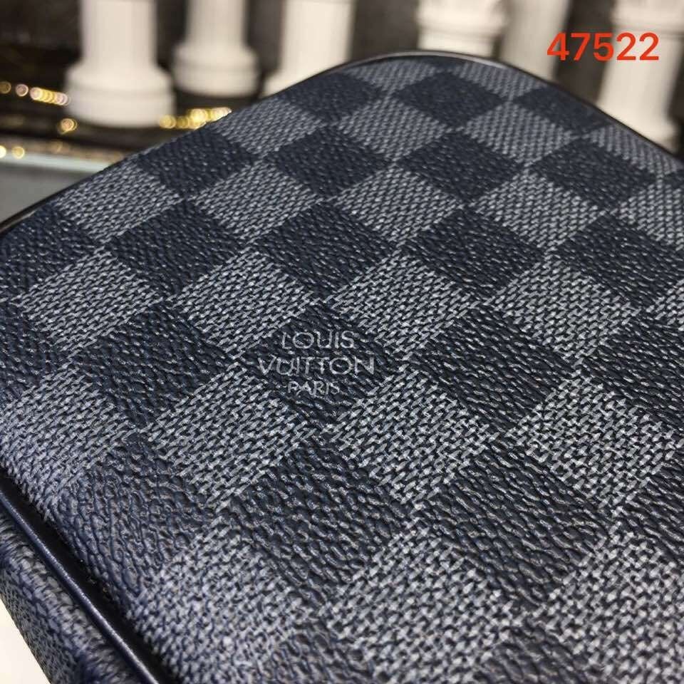 LV TOILETRY POUCH PM M43384