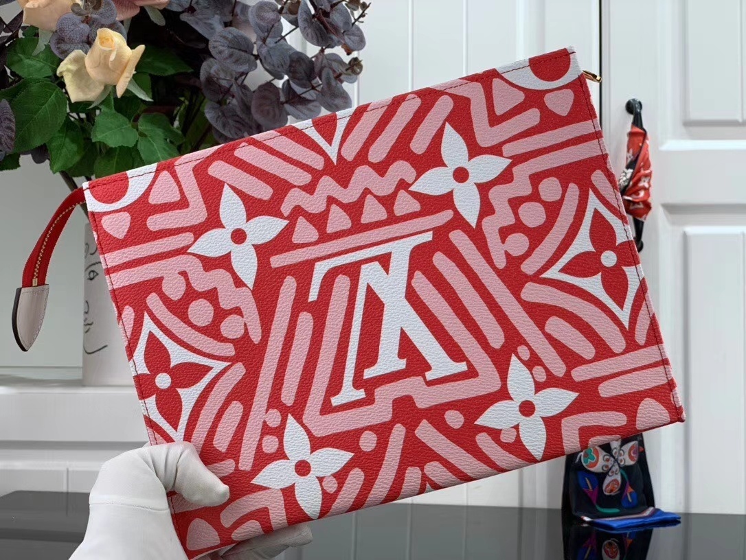 LV TOILETY POUCH 26 M47542BX