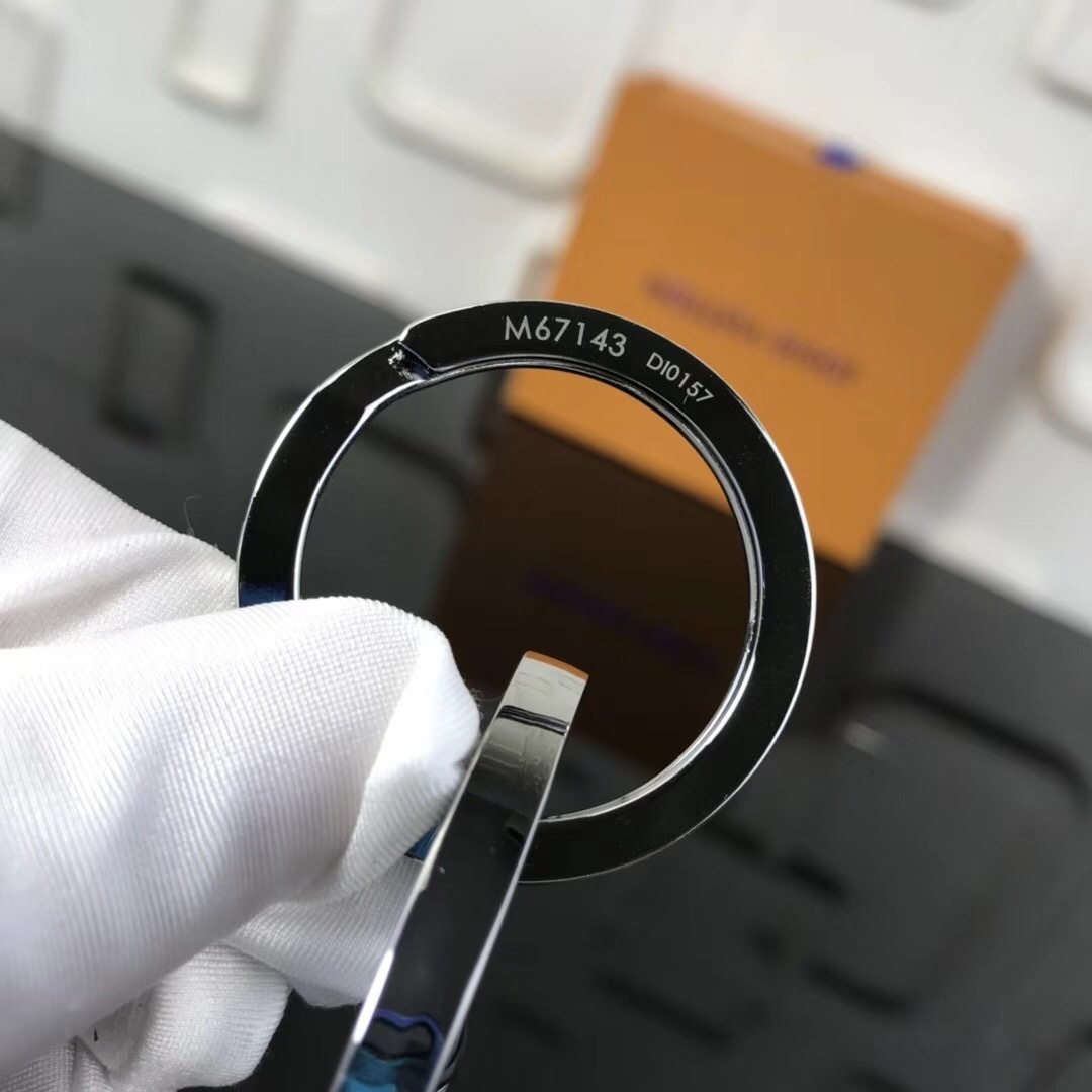 LV TRAVEL KEY KEY HOLDER M67143 