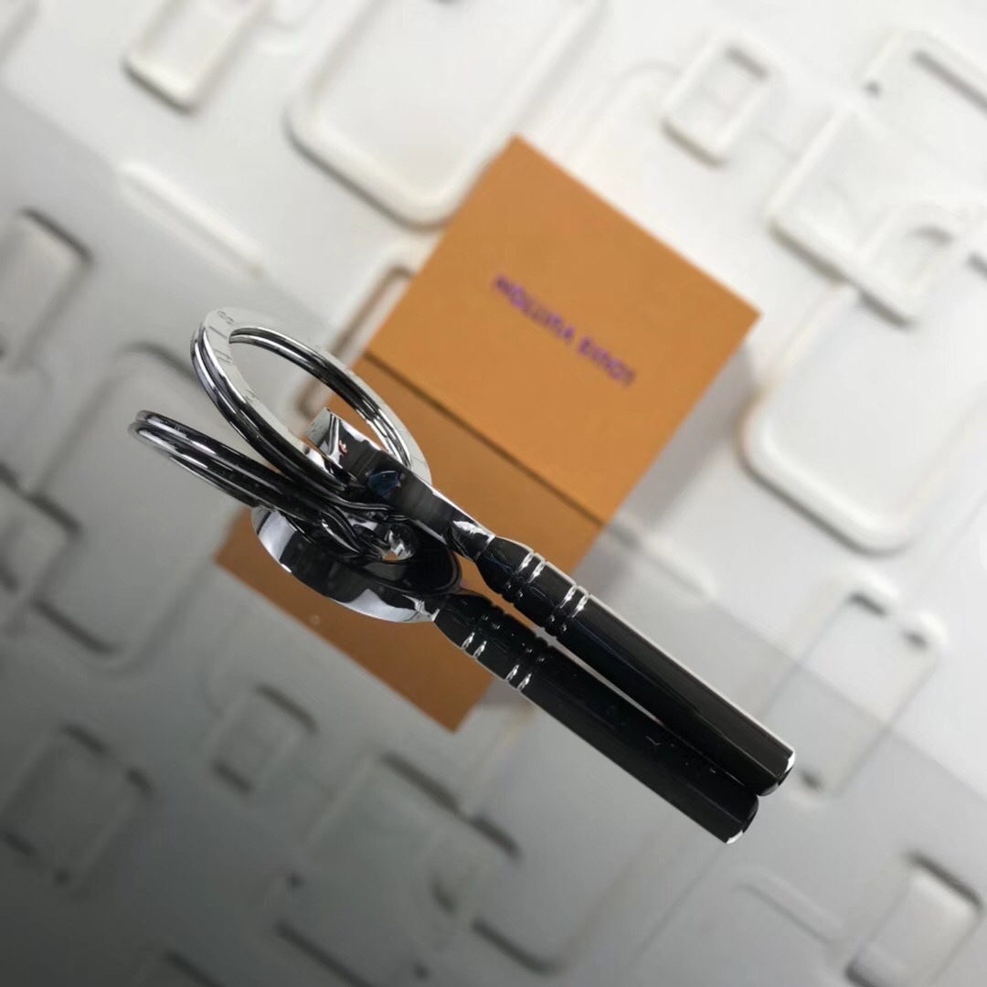 LV TRAVEL KEY KEY HOLDER M67143 