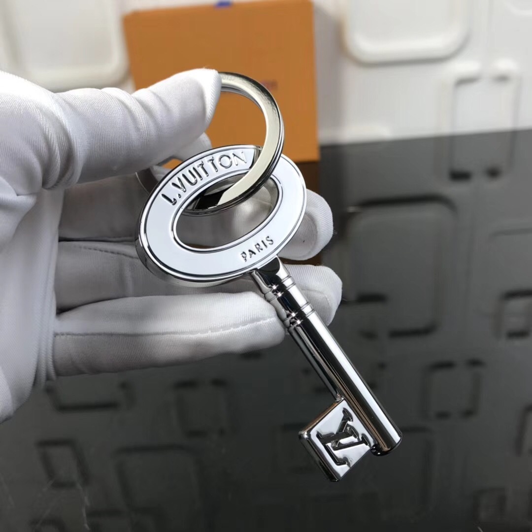 LV TRAVEL KEY KEY HOLDER M67143 
