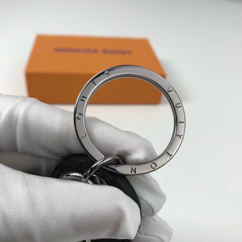 LV TRAVEL TAG BAG CHARM AND KEY HOLDER M64180