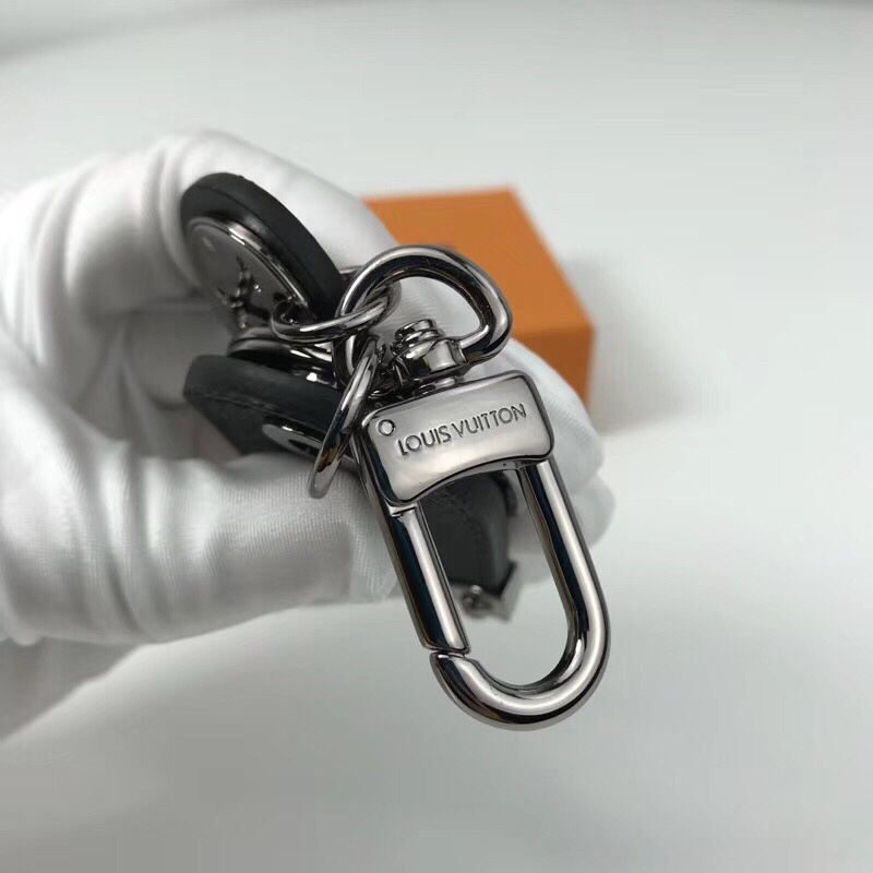 LV TRAVEL TAG BAG CHARM AND KEY HOLDER M64180