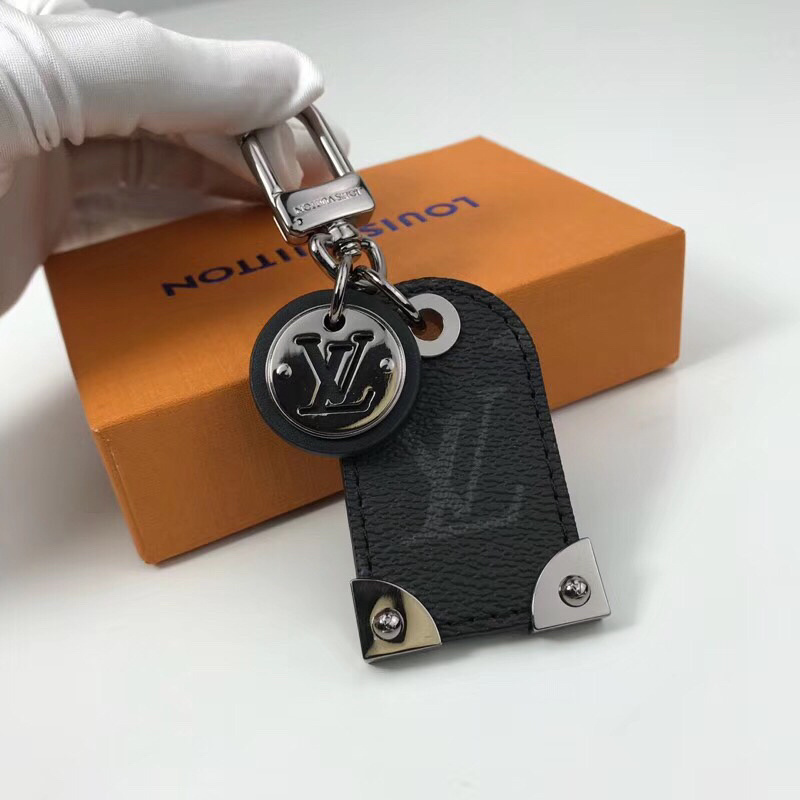 LV TRAVEL TAG BAG CHARM AND KEY HOLDER M64180