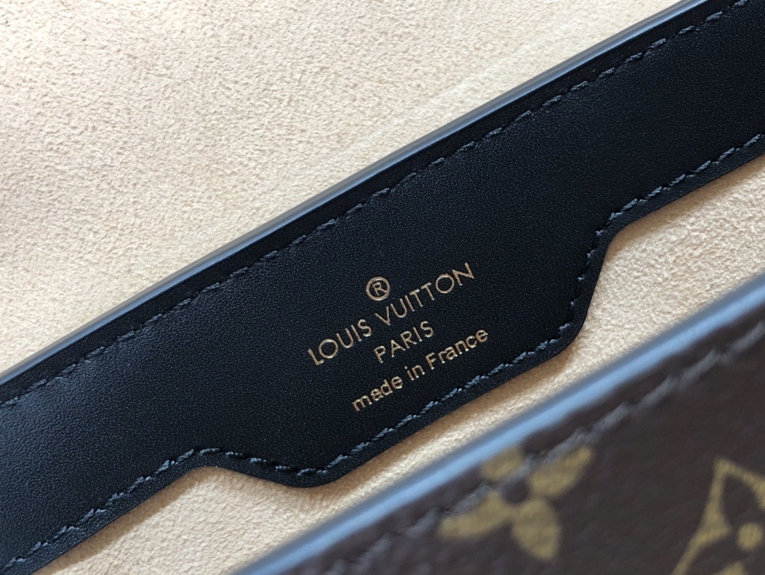 LV TRIANON PM M45908