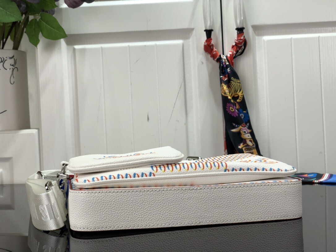 LV TRIO MESSENGER M20665