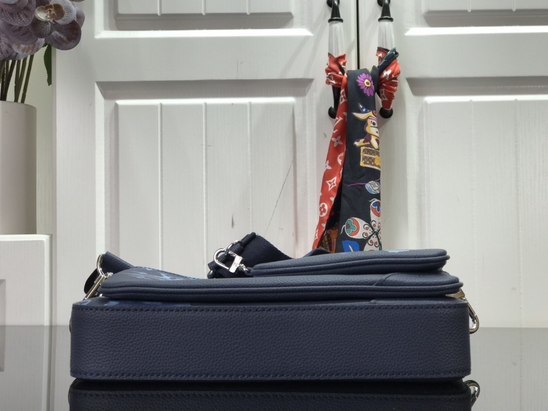 LV TRIO MESSENGER M57840