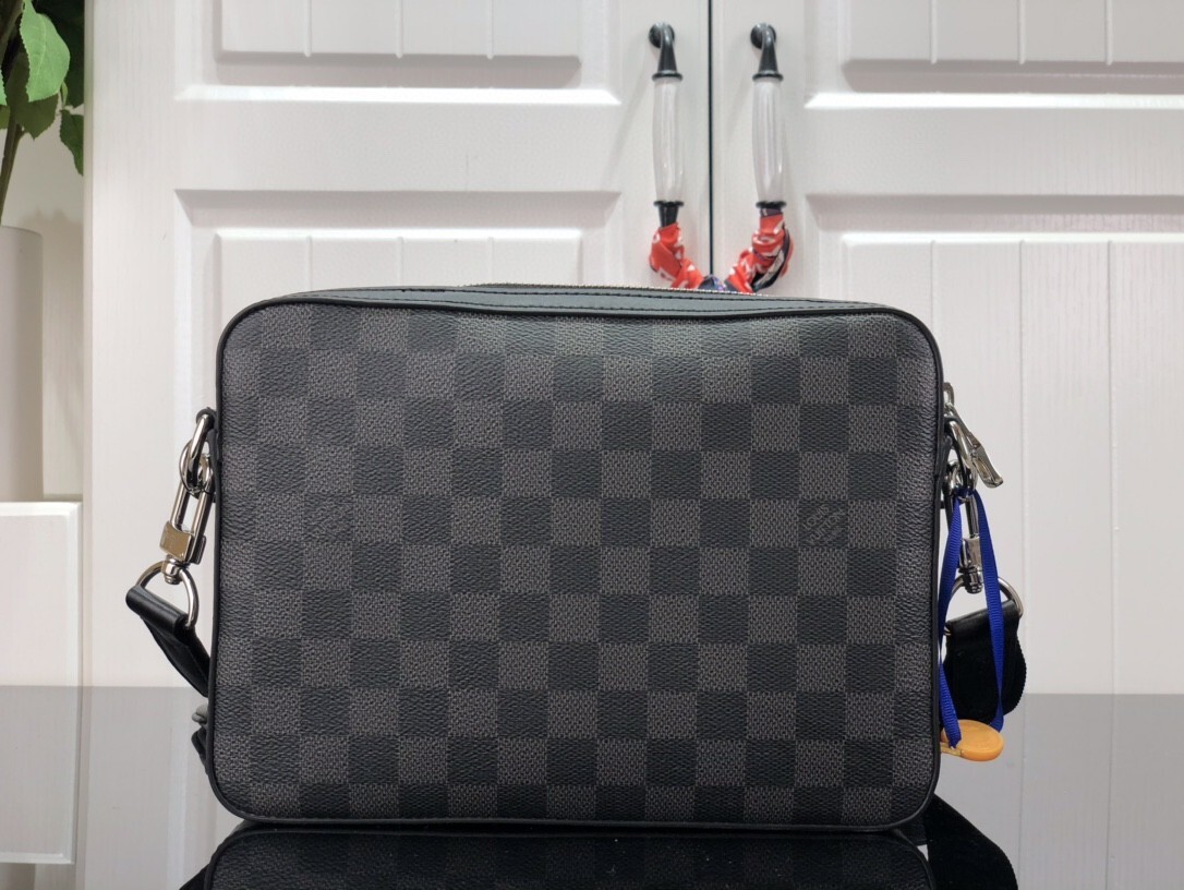 LV TRIO MESSENGER N58040