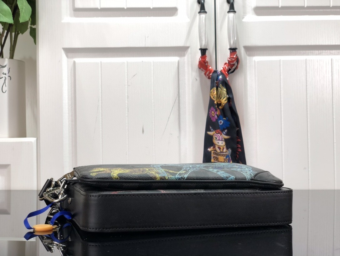 LV TRIO MESSENGER N58040