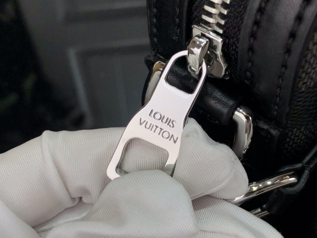 LV TRIO MESSENGER N58040