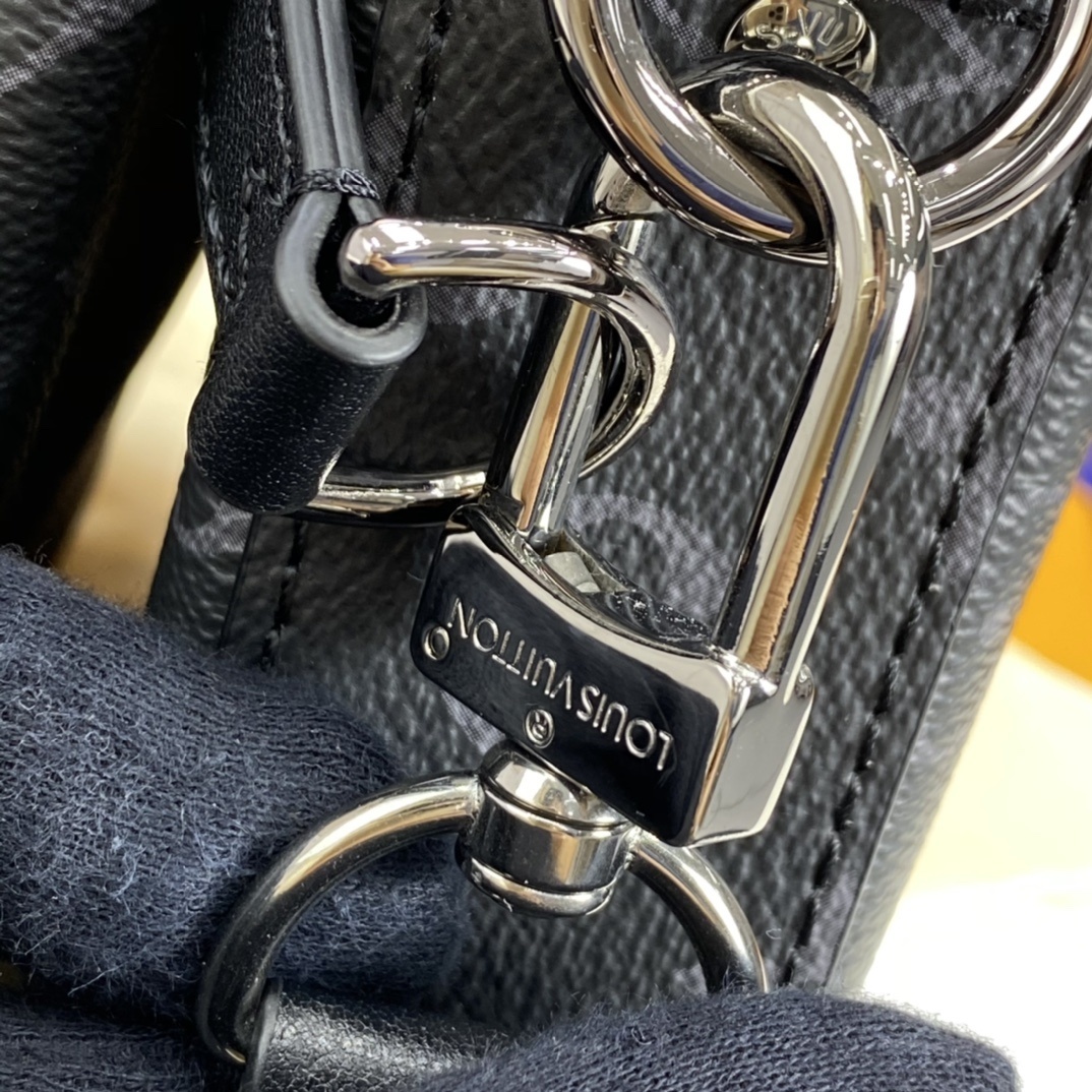 LV TRIO POCHETTE M69443DX