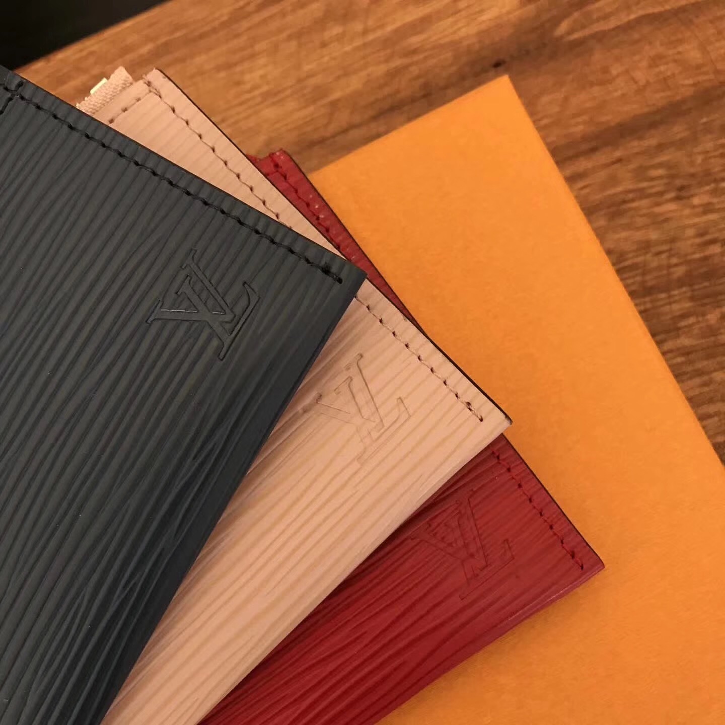 LV TRIO wallet M62254 