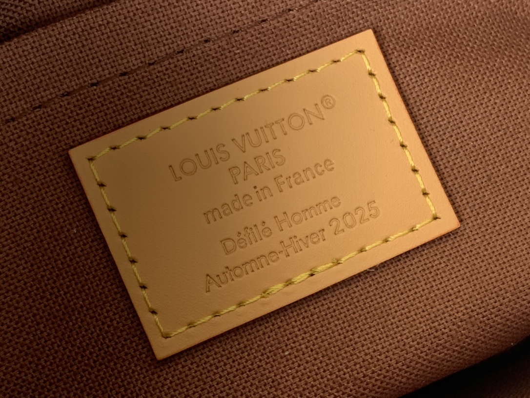 LV TROCAD??RO m26020