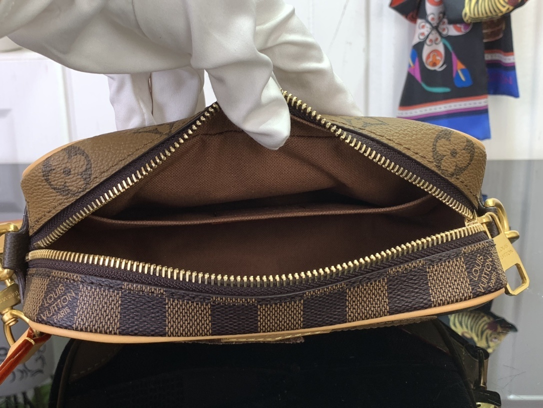 LV TROCAD??RO m26020