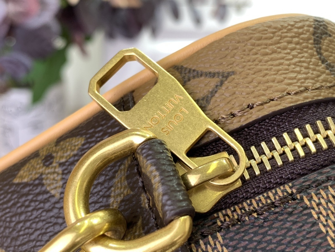 LV TROCAD??RO m26020