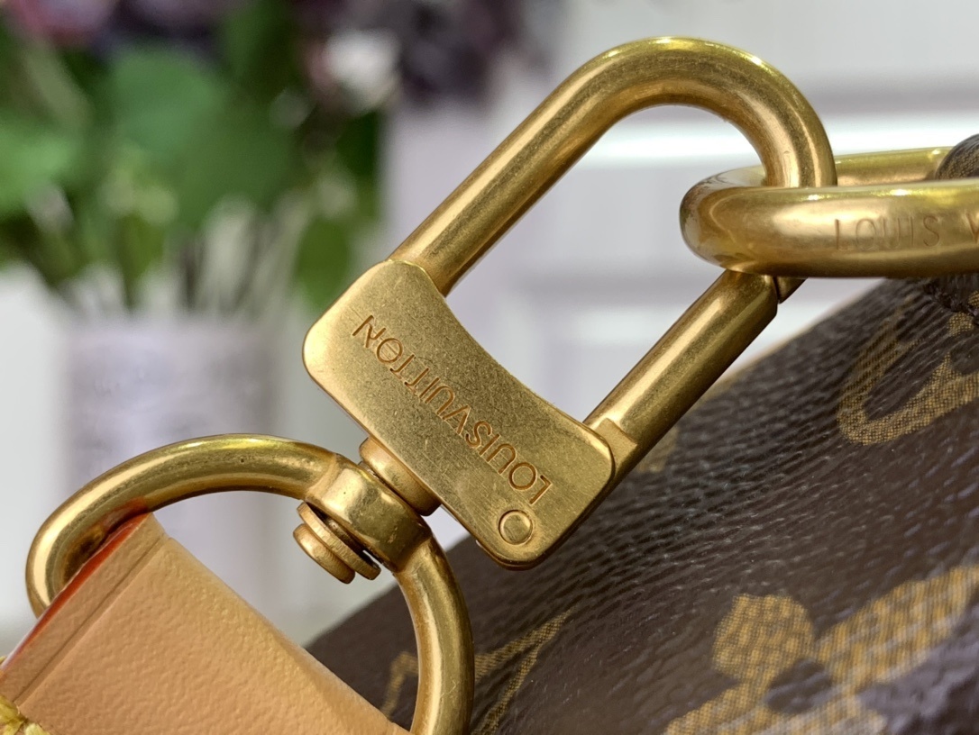 LV TROCAD??RO m26020